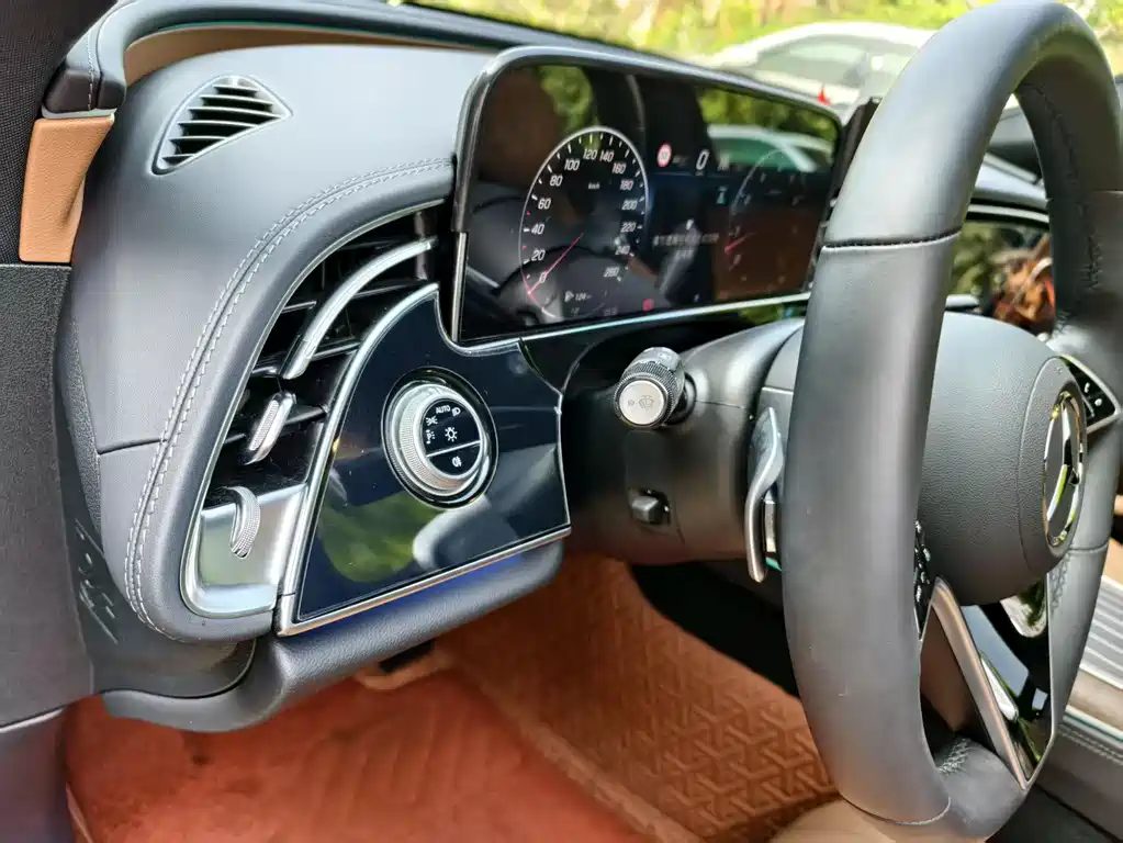 Mercedes-Benz E-Class 2025 — фото 13