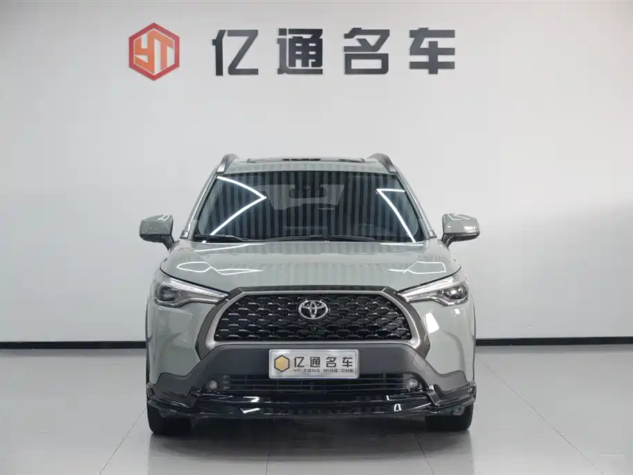Toyota Corolla Cross 2022 — фото 2