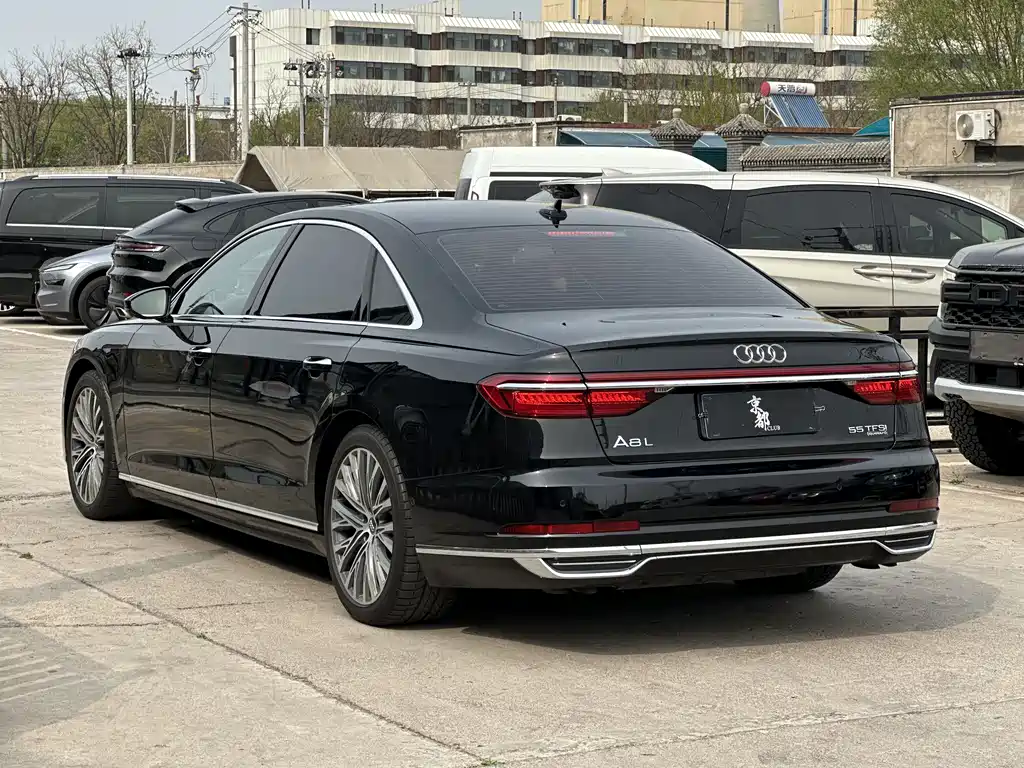 Audi A8 2019 — фото 6