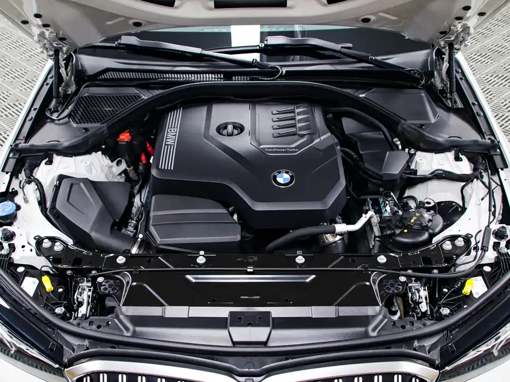 BMW 3 Series 2023 — фото 19