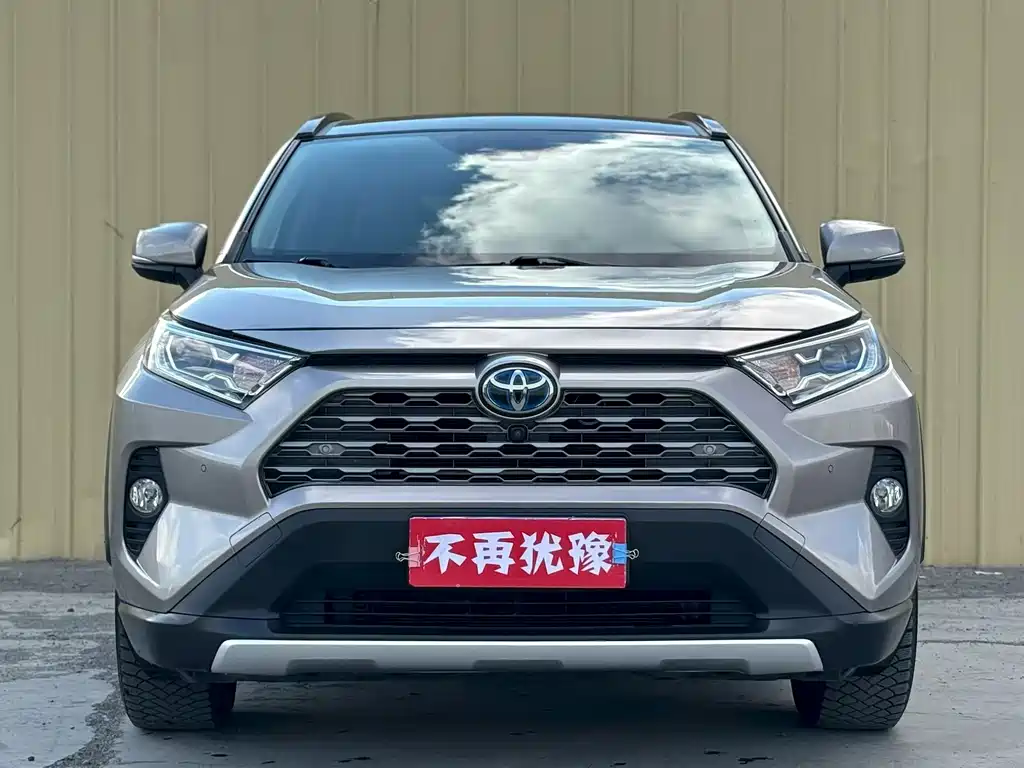 Toyota RAV4 2020 — фото 2