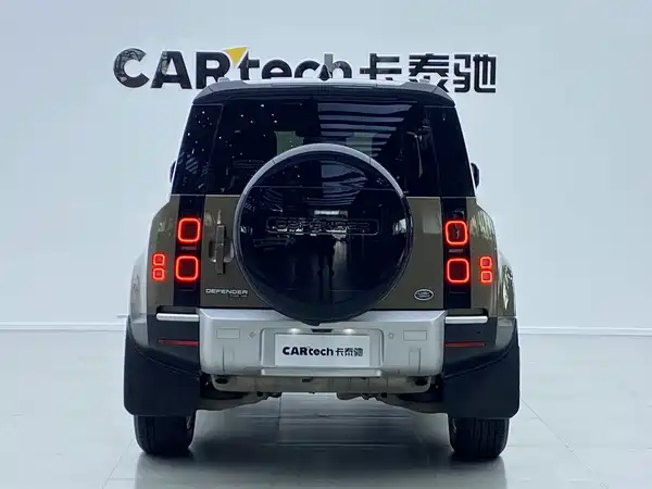 Land Rover Defender 2020