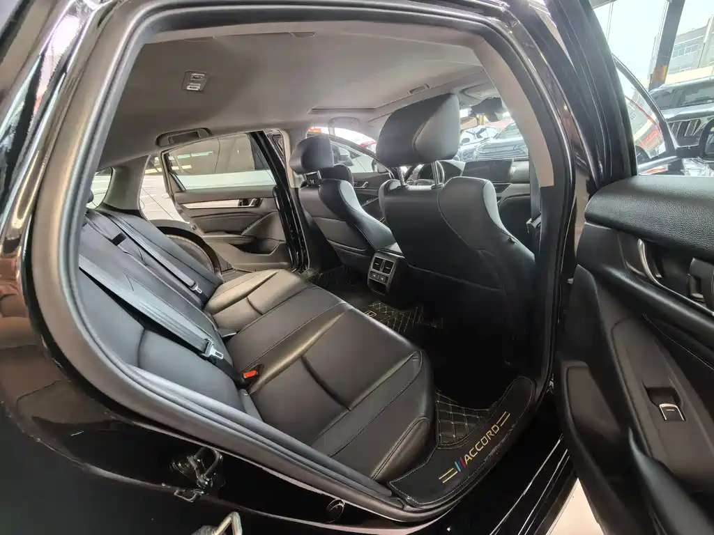 Honda Accord 2022 — фото 12