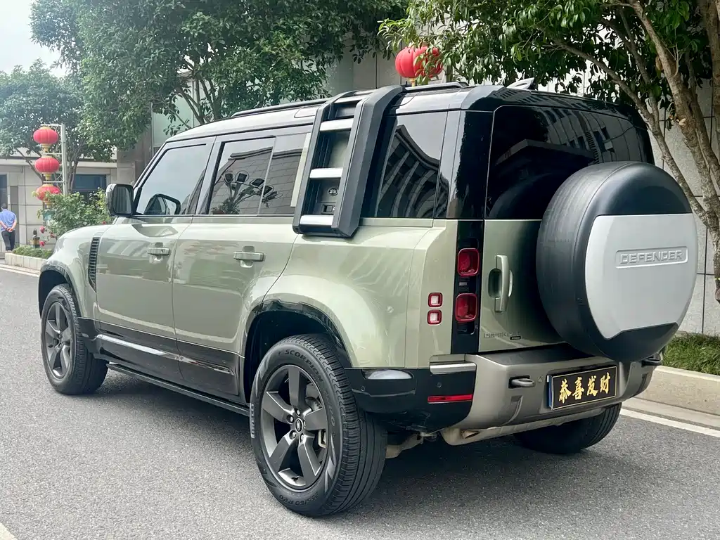 Land Rover Defender 2022 — фото 6