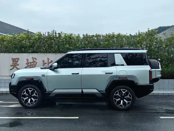 Fangchengbao Leopard 8 2025