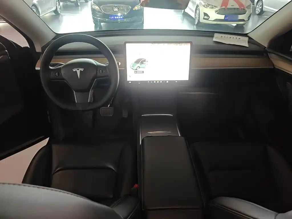 Tesla Model Y 2022 — фото 10