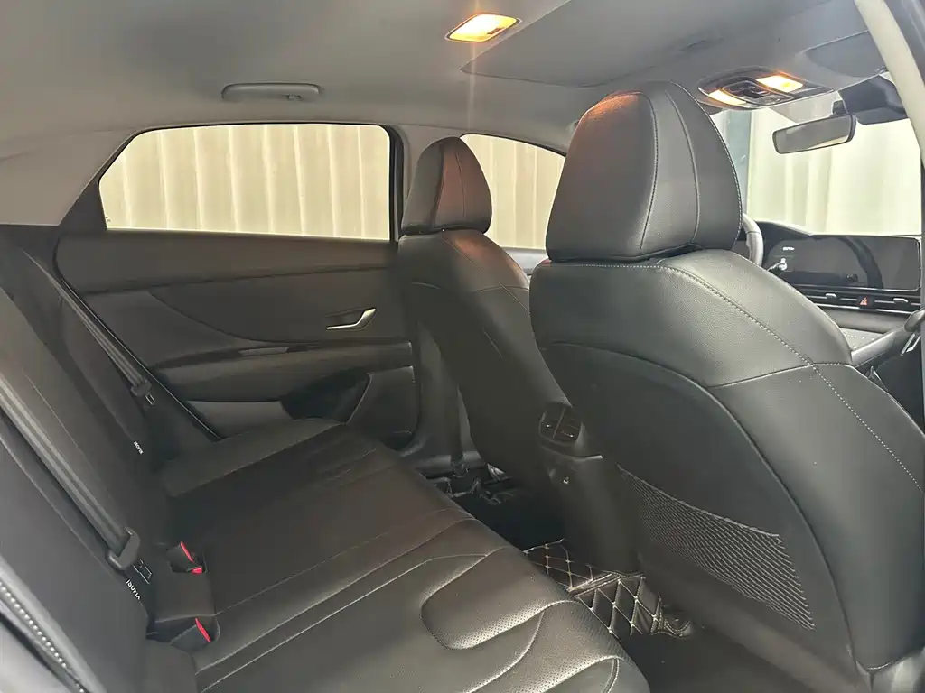 Hyundai Elantra 2023