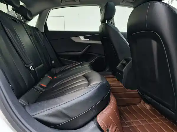 Audi A4L 2019