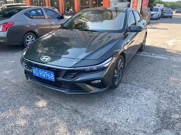 Hyundai Elantra 2023