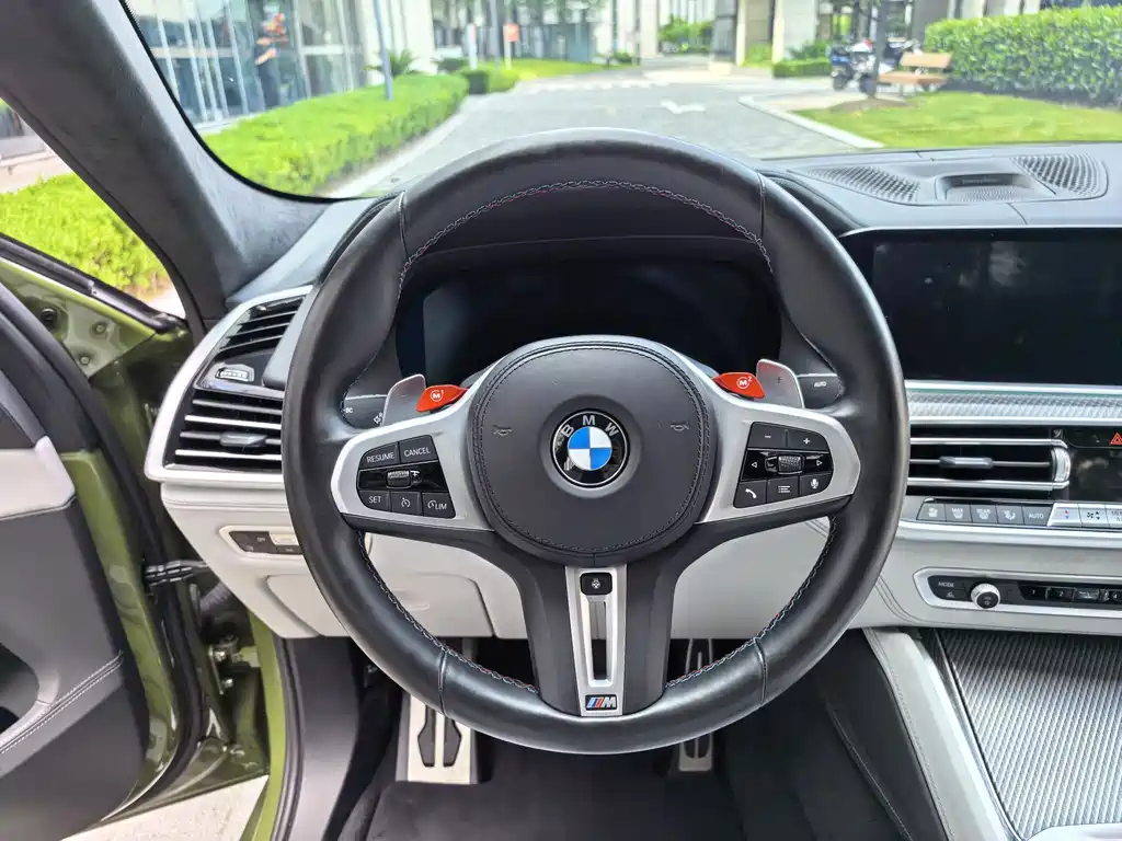 BMW X6 M 2022 — фото 40