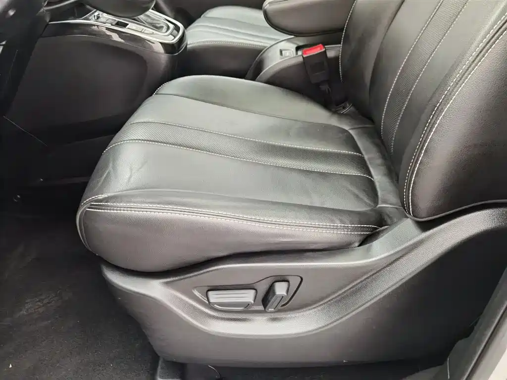 GAC Motor Trumpchi M6 2021 — фото 20