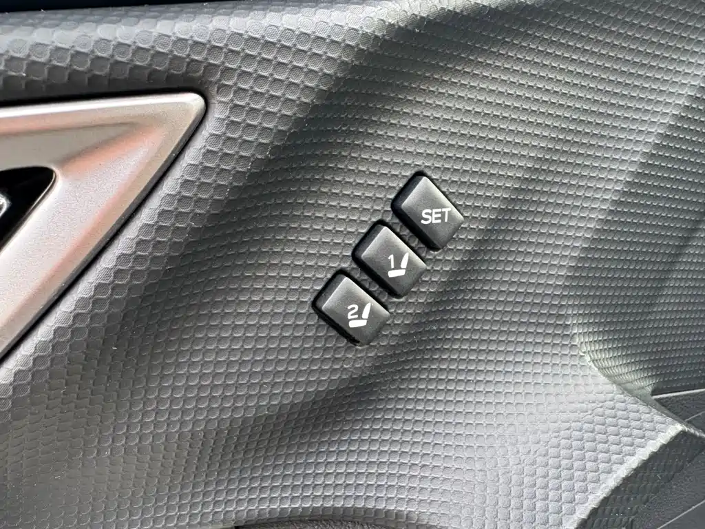 Subaru Forester 2023 — фото 8