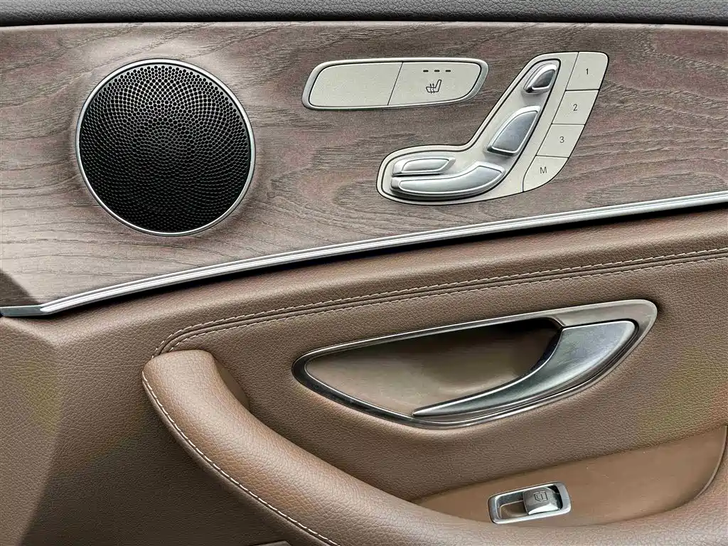 Mercedes-Benz E-Class 2022 — фото 22