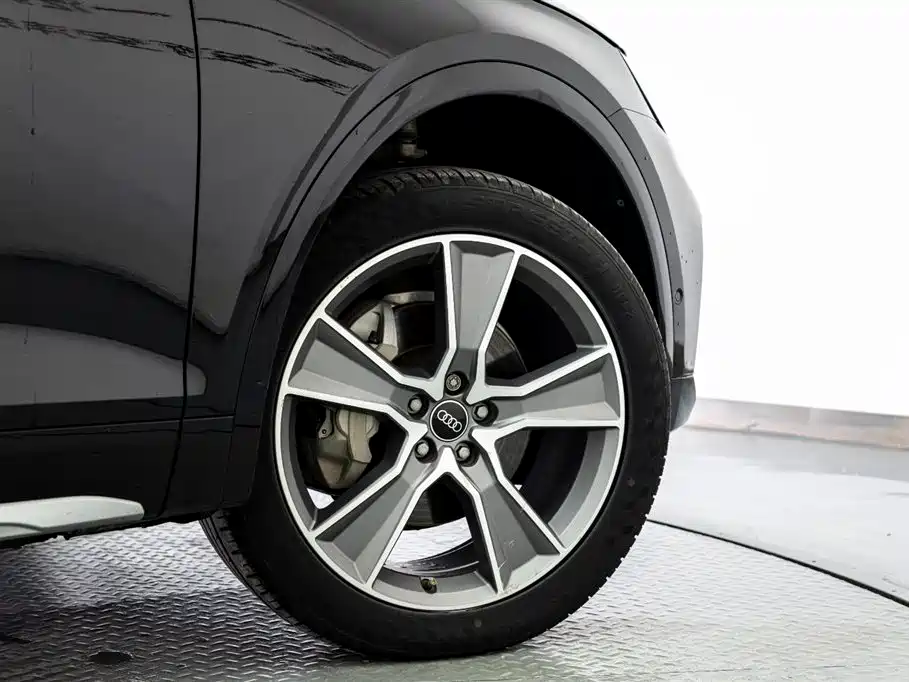 Audi Q5L 2021 — фото 20