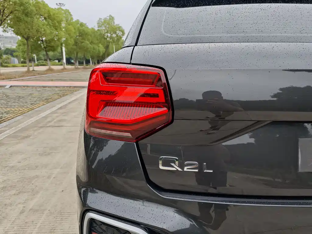 Audi Q2L 2023 — фото 13
