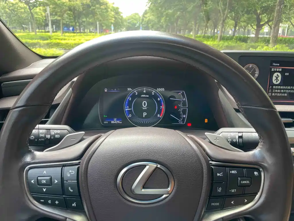 Lexus ES 2020 — фото 18