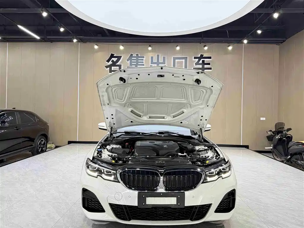 BMW 3 Series 2022 — фото 19