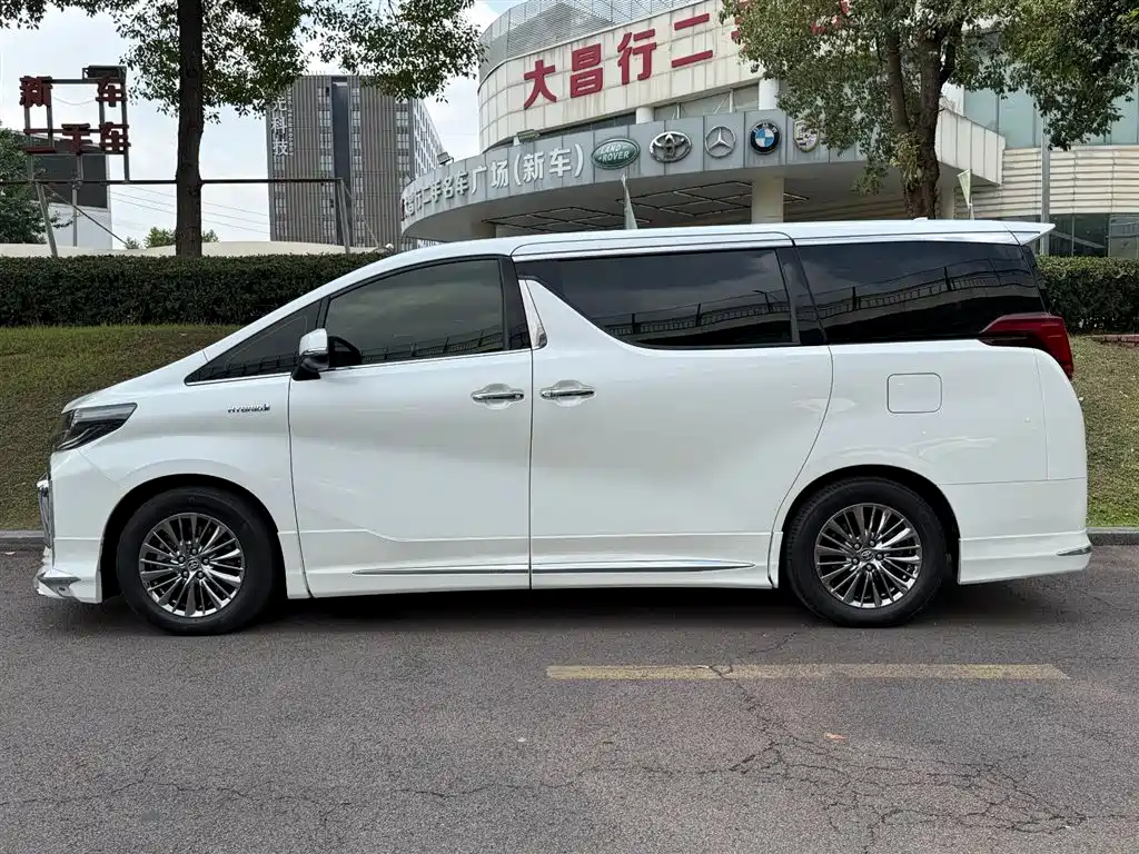 Toyota Alphard 2020 — фото 3