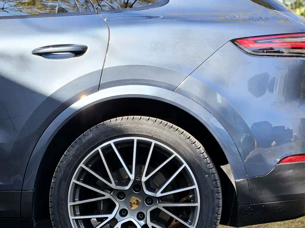 Porsche Cayenne 2018 — фото 26