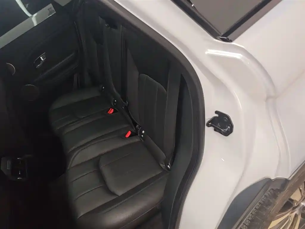 Land Rover Evoque 2018 — фото 17