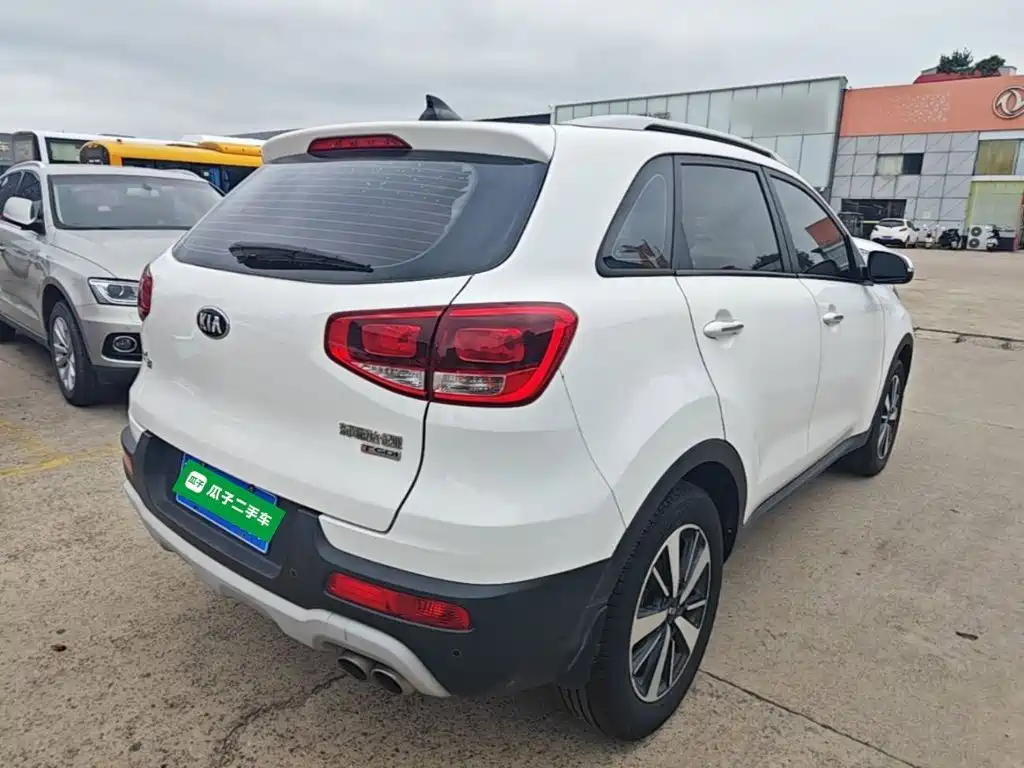 Kia KX3 Proud Running 2017