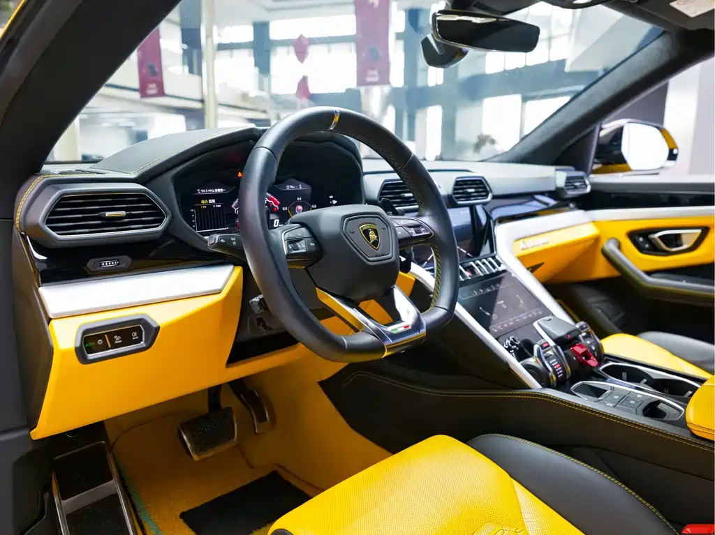 Lamborghini Urus 2020 — фото 10