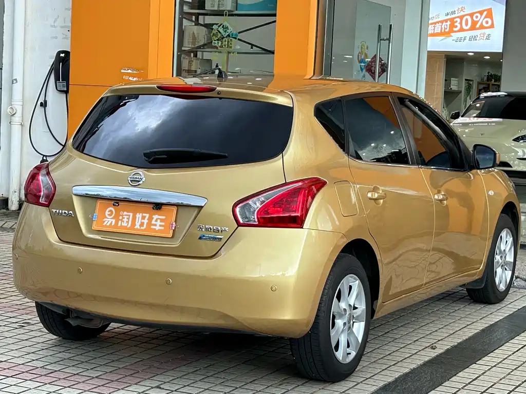 Nissan Tiida 2014 — фото 6