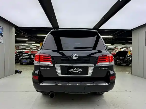 Lexus LX 2013