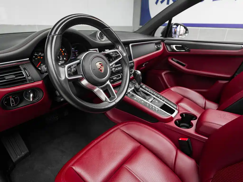 Porsche Macan 2020 — фото 10