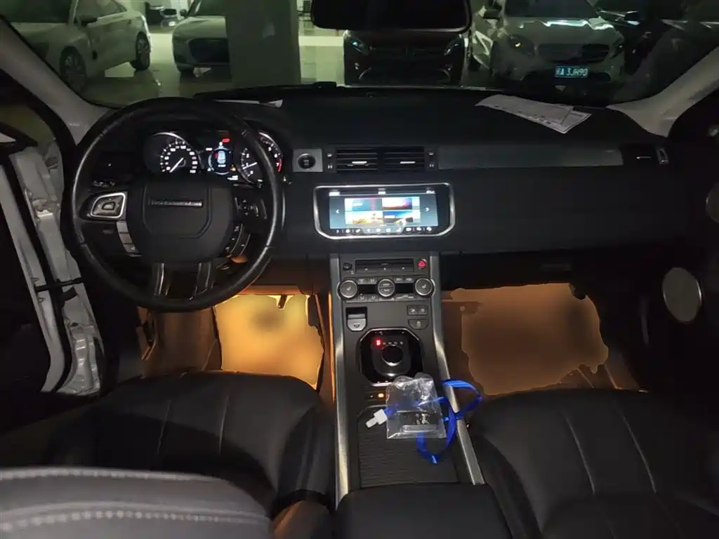 Land Rover Evoque 2018 — фото 10