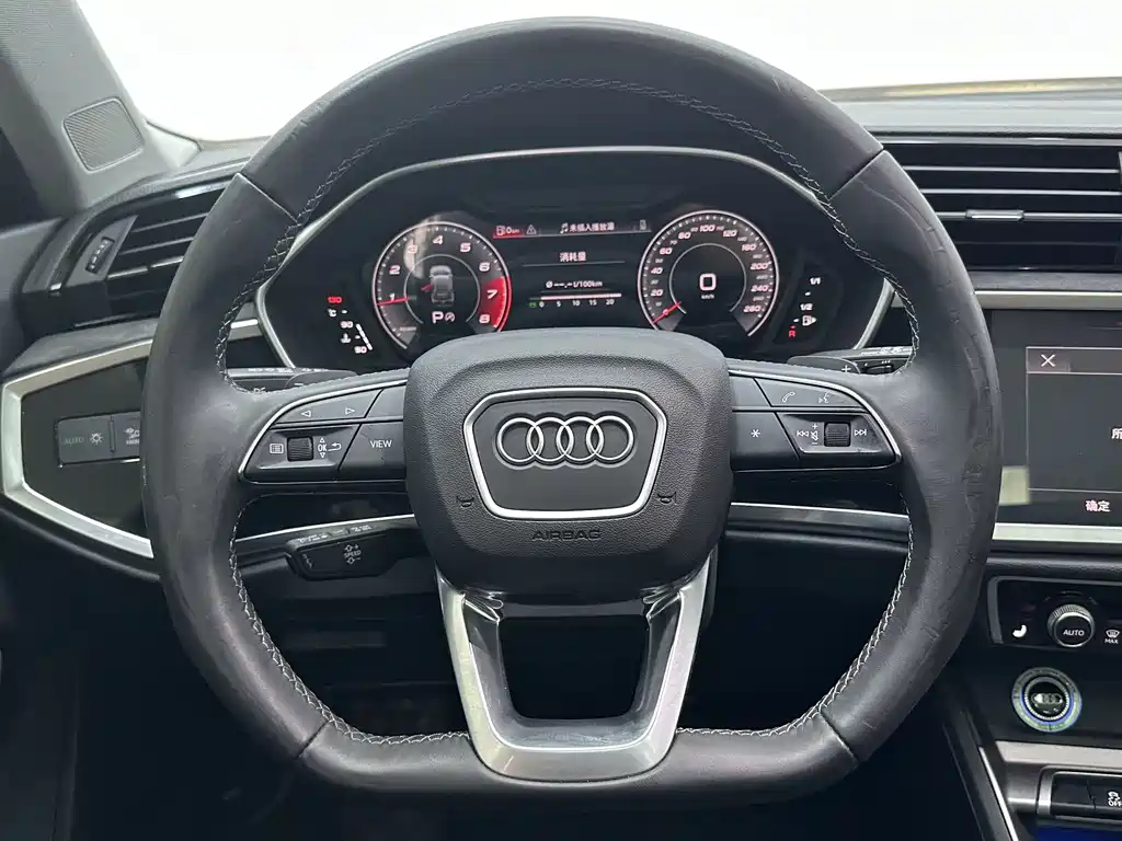 Audi Q3 2023 — фото 12