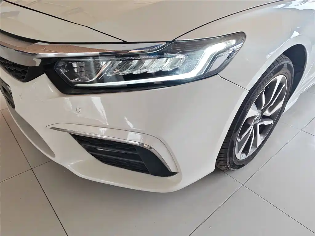 Honda Inspire 2021 — фото 18