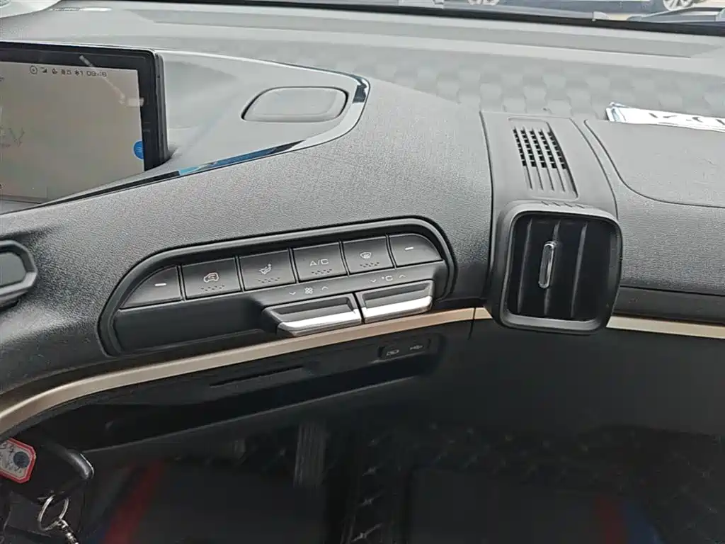 Baojun KiWi EV 2023 — фото 13