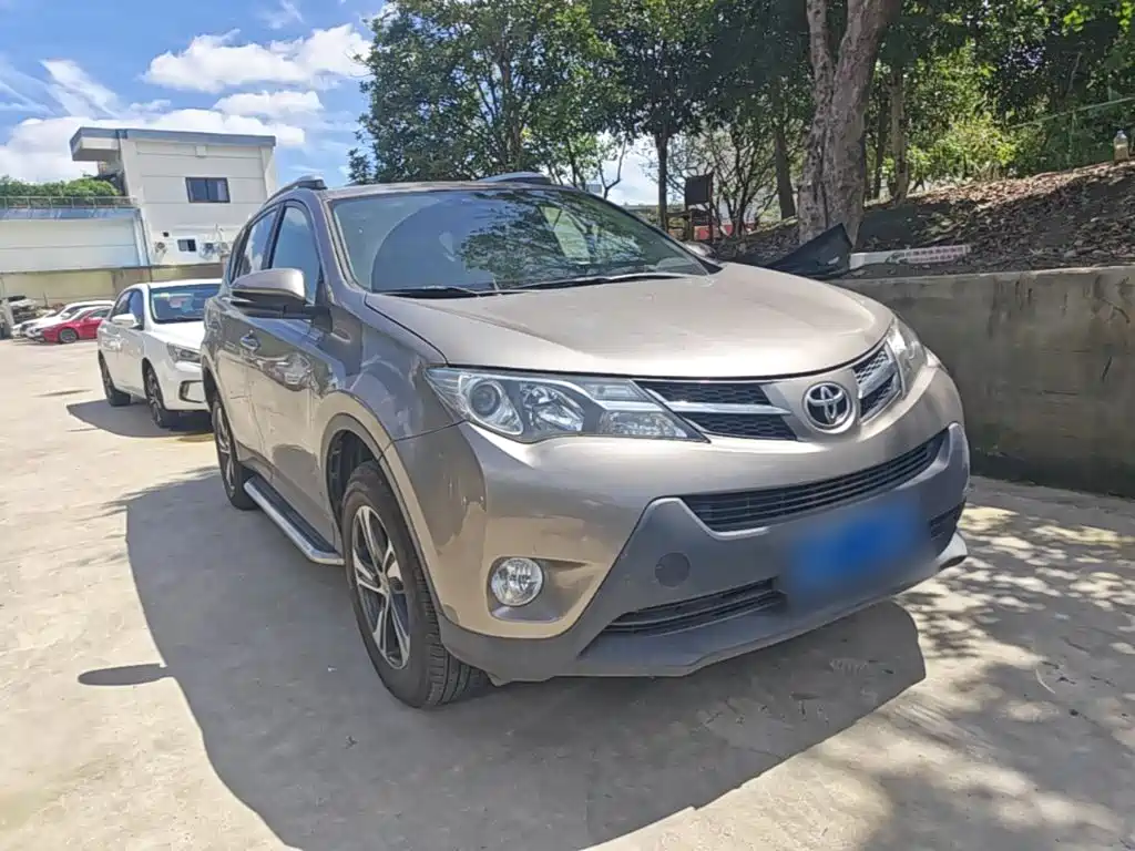 Toyota RAV4 2015