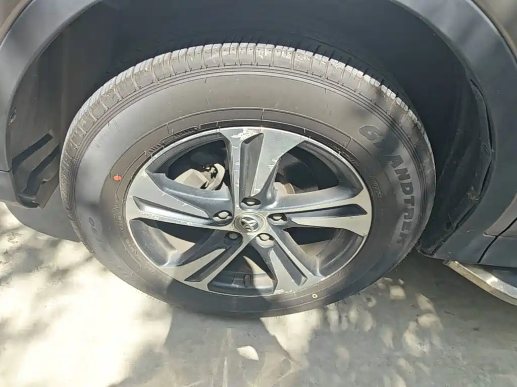 Toyota RAV4 2015 — фото 23