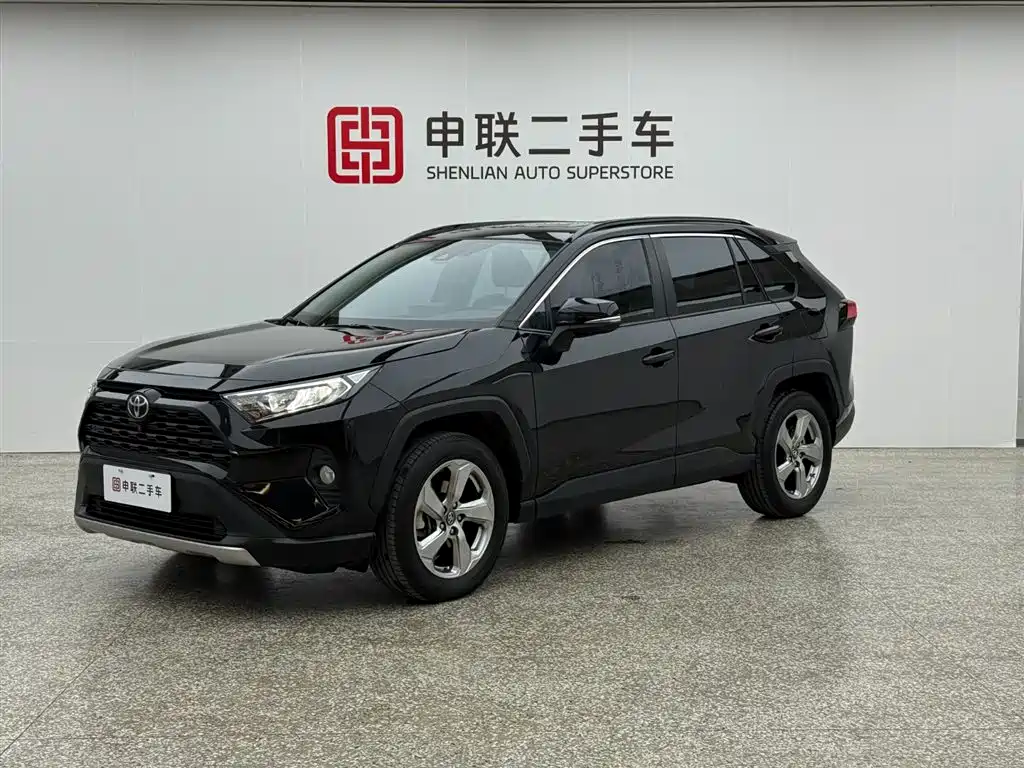Toyota RAV4 2022 — фото 1