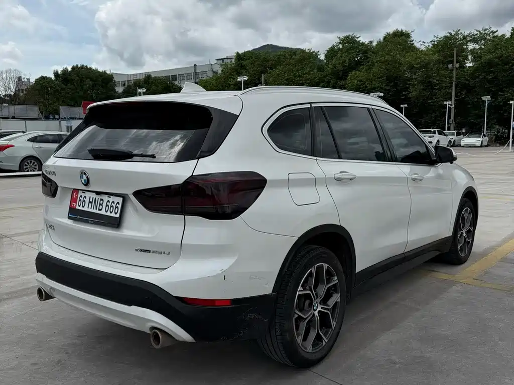 BMW X1 2021 — фото 8