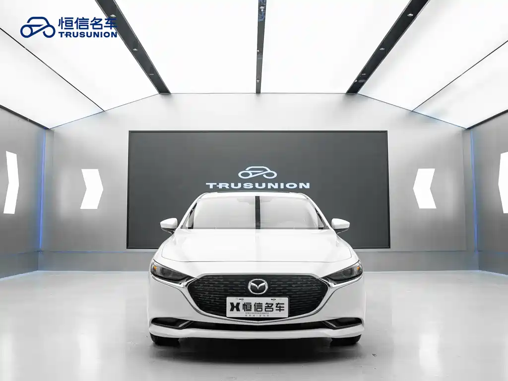 Mazda 3 Axela 2022 — фото 2