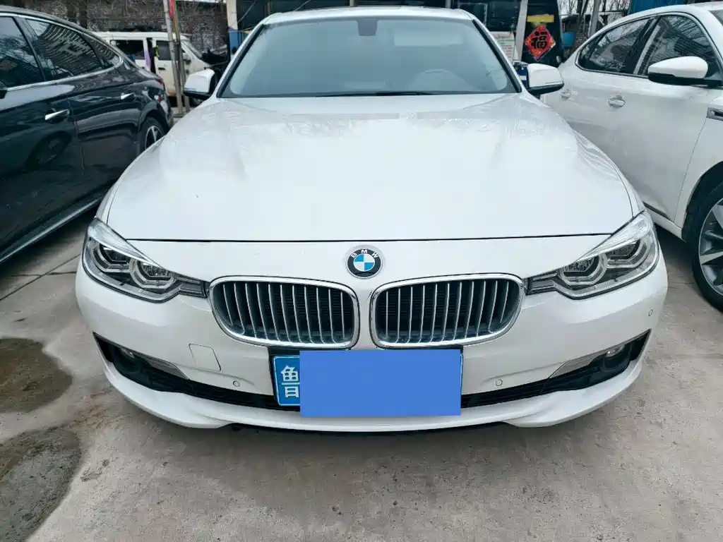 BMW 3 Series 2018 — фото 1
