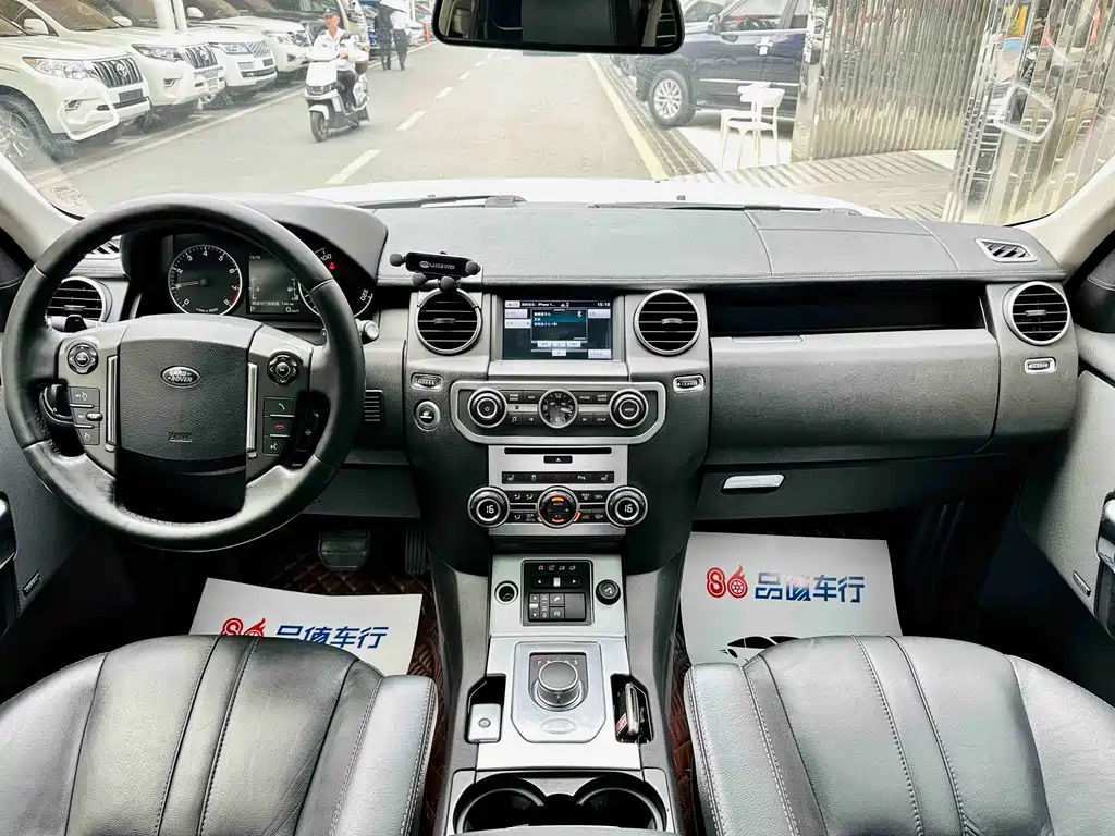 Land Rover Discovery 2015 — фото 6