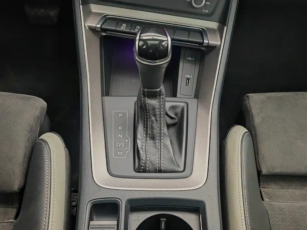 Audi Q3 2020 — фото 13