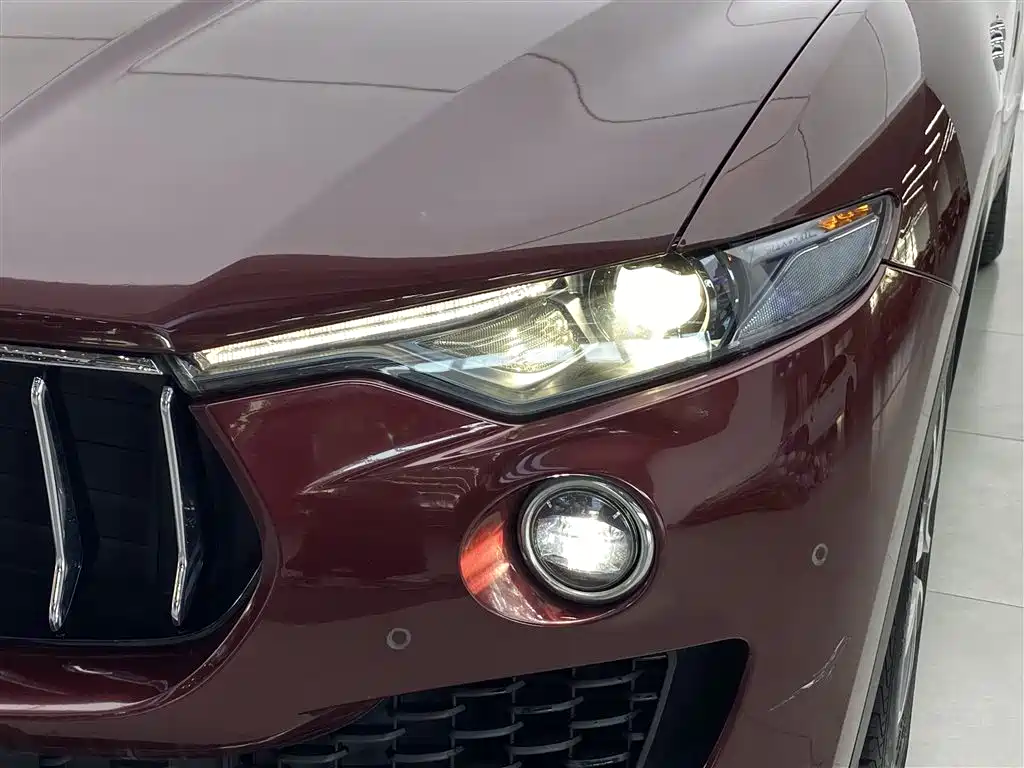 Maserati Levante 2018 — фото 10