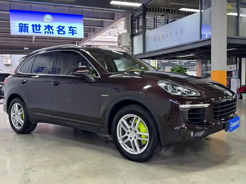 Porsche Cayenne Hybrid 2017 — фото 3