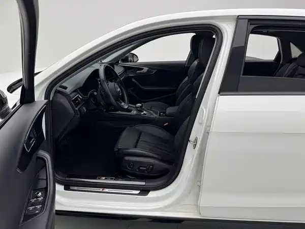 Audi A4L 2023