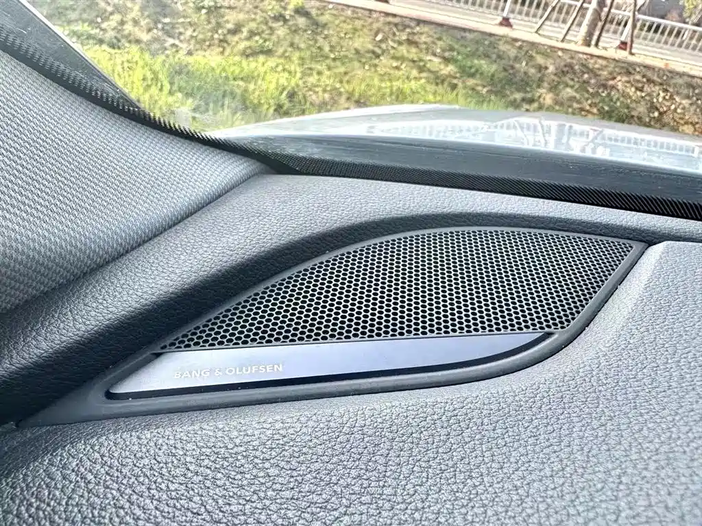 Audi A4L 2021 — фото 7