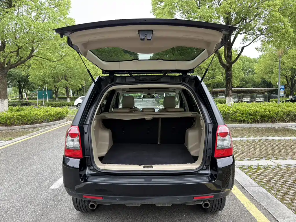 Land Rover Freelander 2 2010 — фото 12