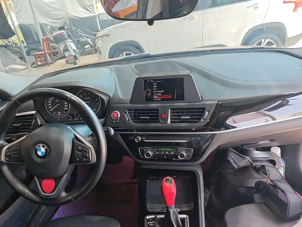 BMW 1 Series 2017 — фото 10
