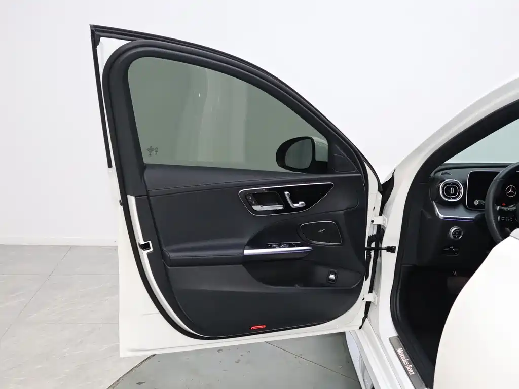 Mercedes-Benz C-Class 2022 — фото 13