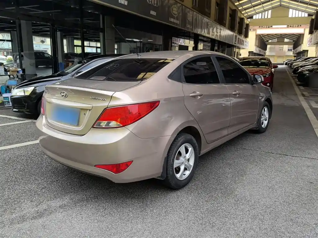 Hyundai Verna 2016 — фото 7