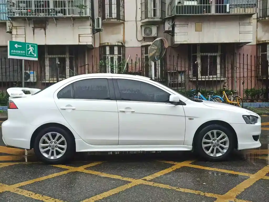 Mitsubishi Lancer EX 2013 — фото 11